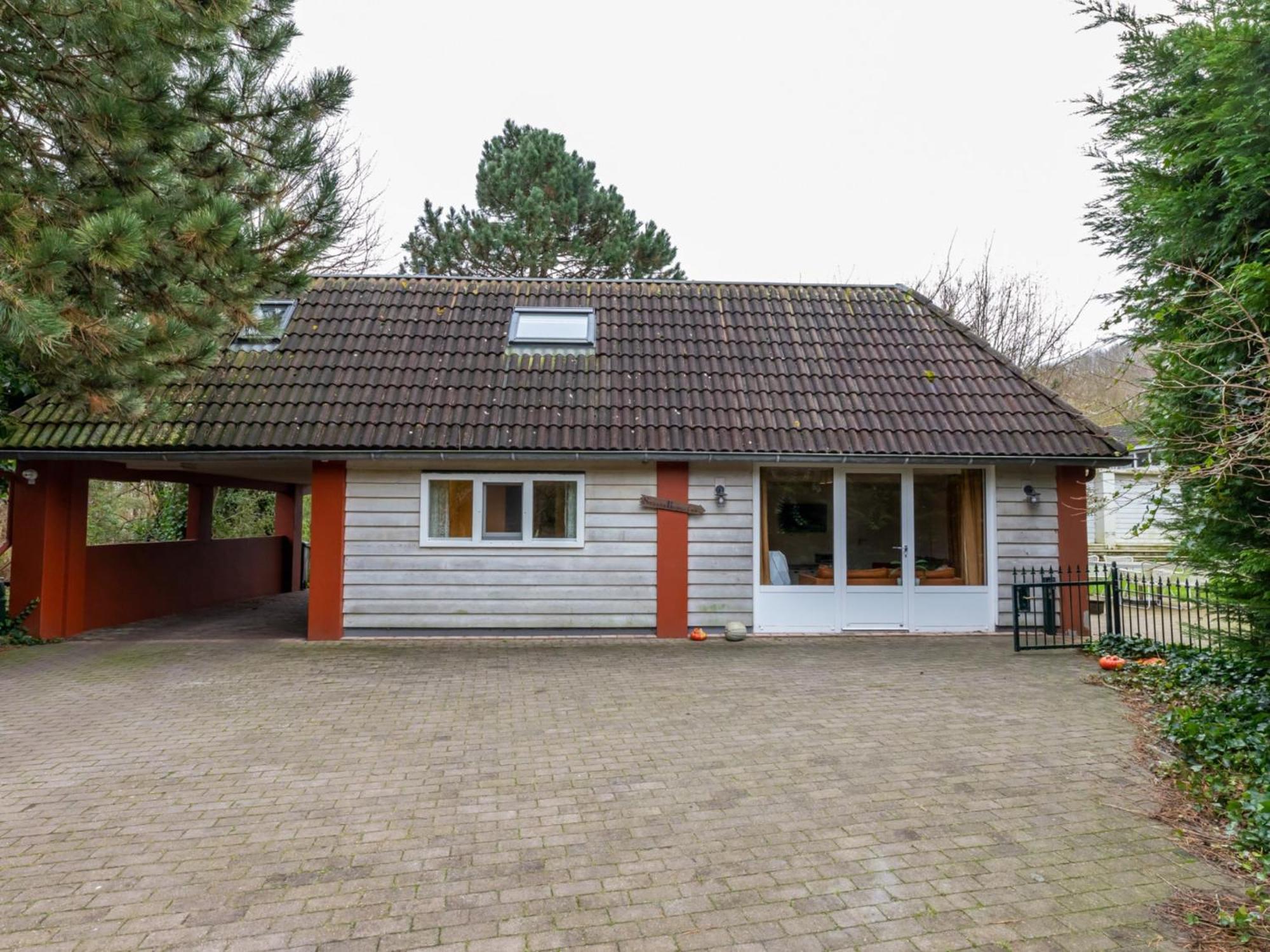 Charming With Thatched Roof Vakantiehuis Biggekerke