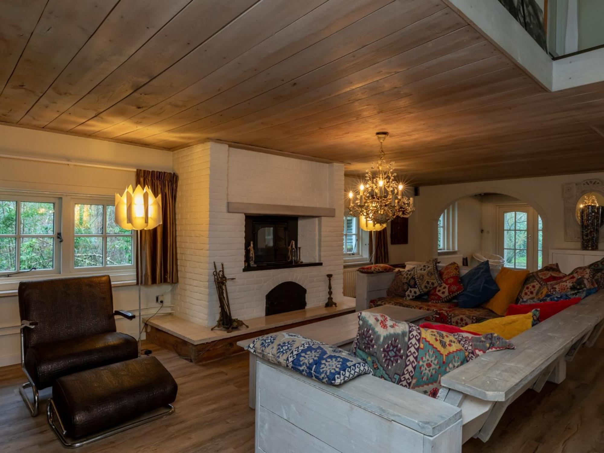 Charming With Thatched Roof Vakantiehuis *